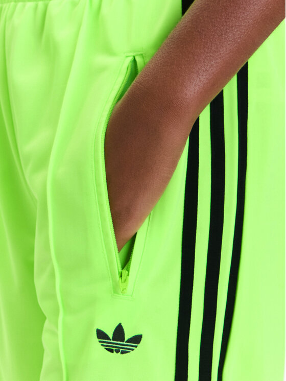adidas adidas Sporta bikses adicolor Classic Firebird JW1228 Zaļš Loose Fit