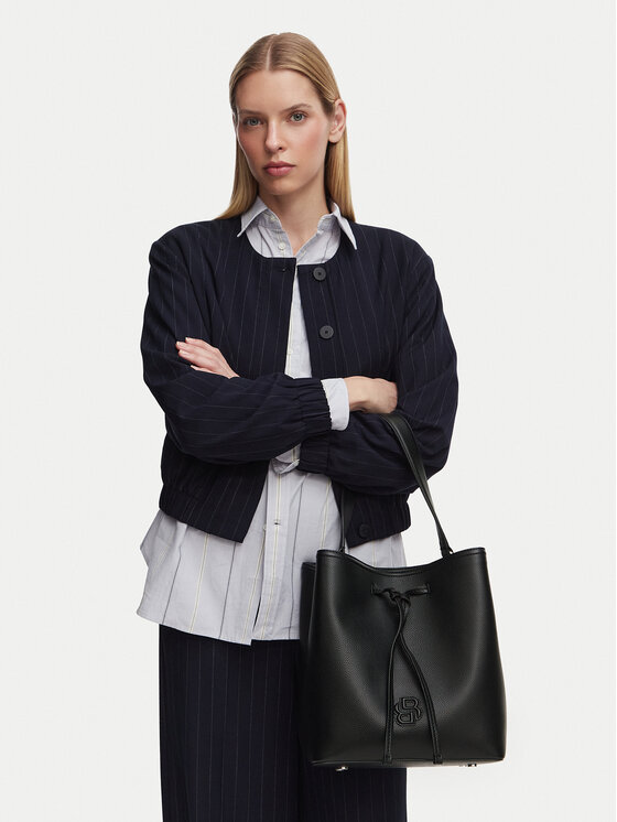 BOSS Torbica Anett Drawstring 50567602 Crna