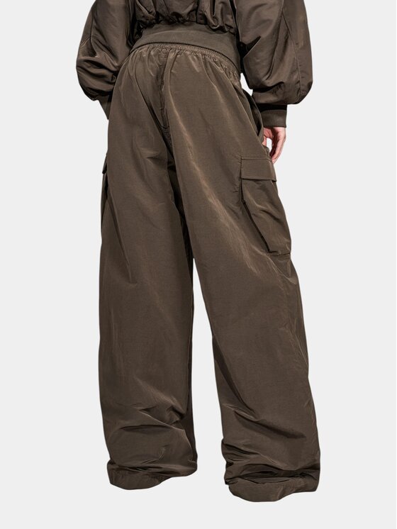 MADE BY SOCIETY MADE BY SOCIETY Spodnie materiałowe Kael - P27713 Brązowy Basic Fit