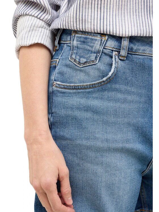 Mustang Mustang Szorty jeansowe Style Charlotte Shorts Niebieski Mom Fit