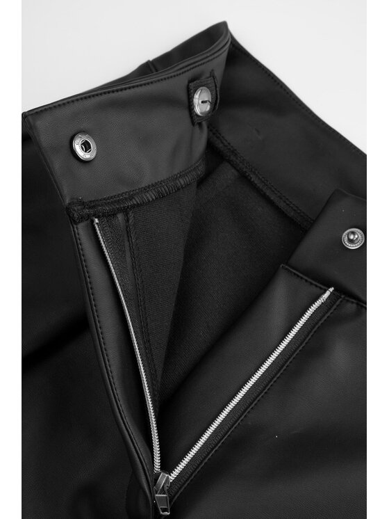 Coccodrillo Coccodrillo Šortky ZC5119401CGJ-021 Čierna Regular Fit