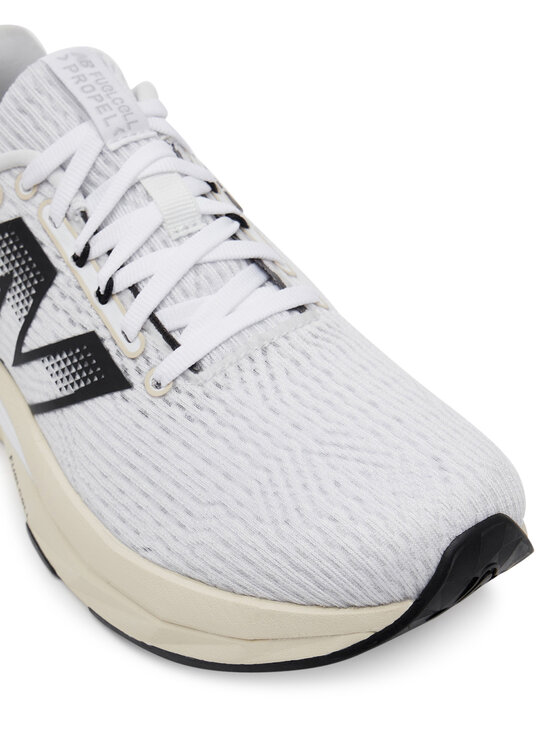 New Balance New Balance Jooksujalatsid FuelCell Propel v5 WFCPRCX5 Valge