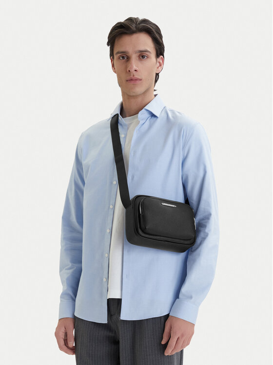 Armani Exchange Armani Exchange Taška cez rameno XM000847 AF12134 UC001 Čierna