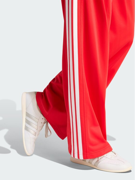 adidas adidas Spodnie dresowe 167669 Czerwony Regular Fit