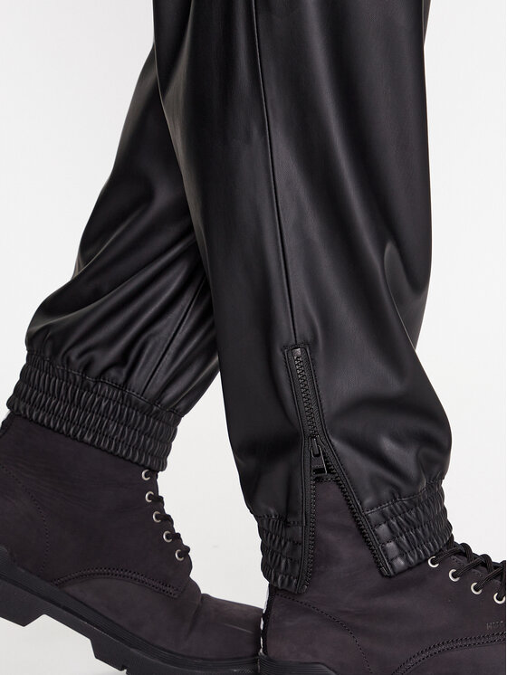 HUGO Hugo Pantaloni in similpelle Ganno 234 50501246 Nero Regular Fit