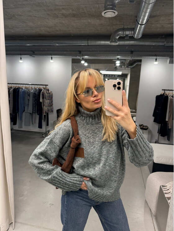 Magda Matyja Magda Matyja Sweter HOLLY SWEATER Szary Loose Fit