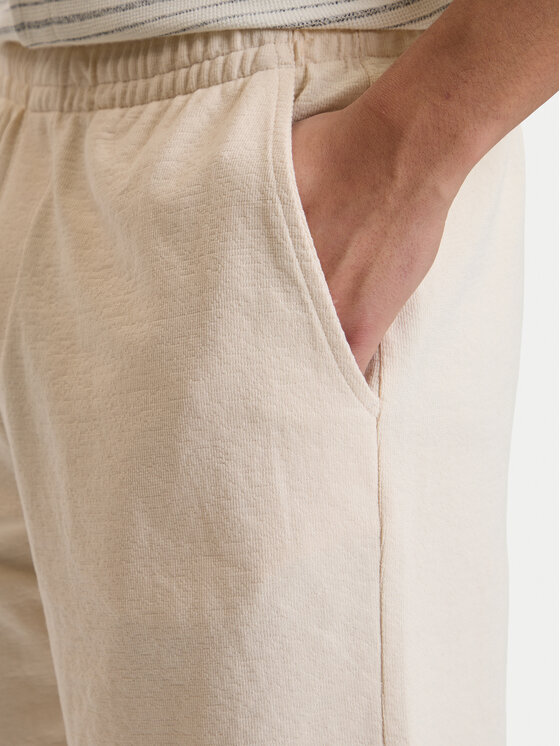 Guess Guess Pantaloncini sportivi M6GD16 K3088 Écru Regular Fit