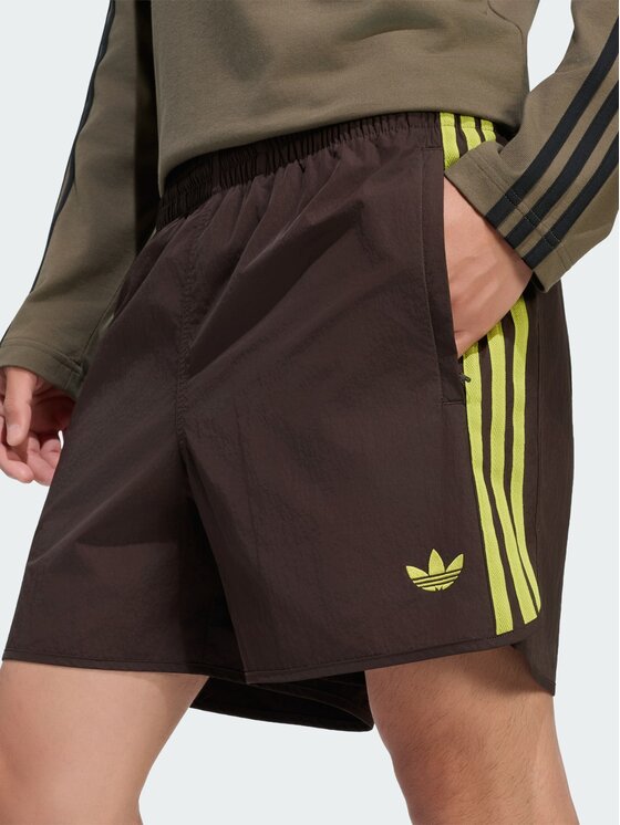adidas adidas Szorty materiałowe 159299 Brązowy Regular Fit