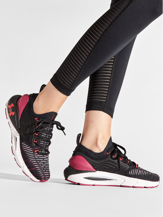 Under armour phantom hovr top