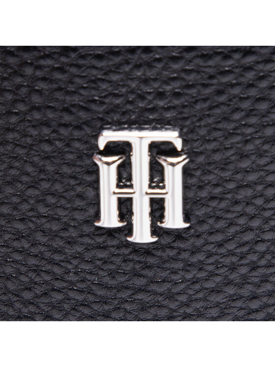 tommy hilfiger 1985 logo