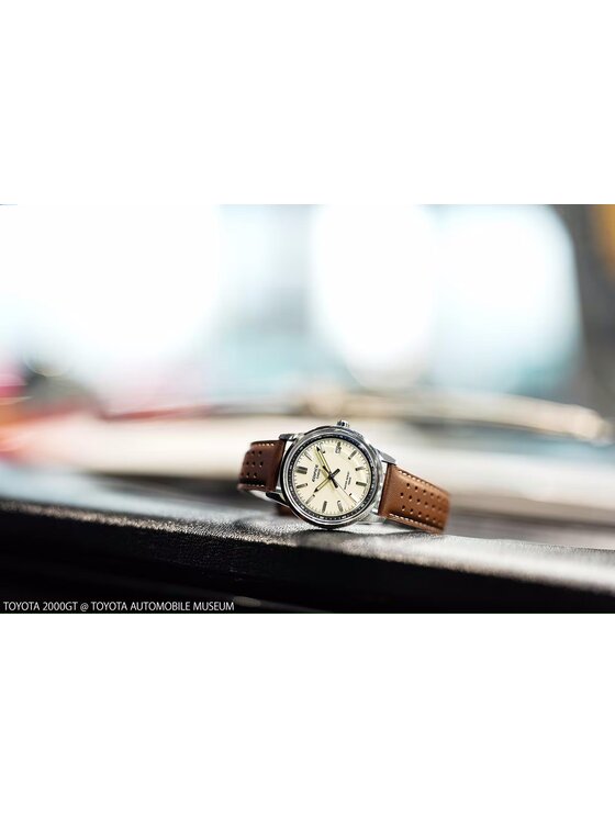 Casio Casio Zegarek EFR-109L-7AER Brązowy