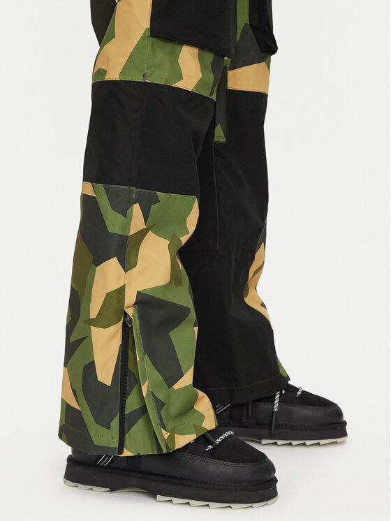 Colourwear Colourwear Spodnie snowboardowe 7010296C6700 Khaki Regular Fit