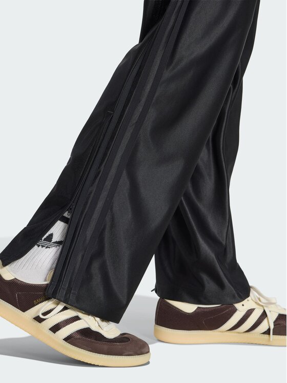 adidas adidas Spodnie dresowe 165166 Czarny Regular Fit