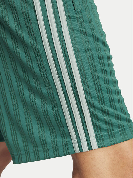 adidas adidas Športne kratke hlače adicolor JP1031 Zelena Regular Fit