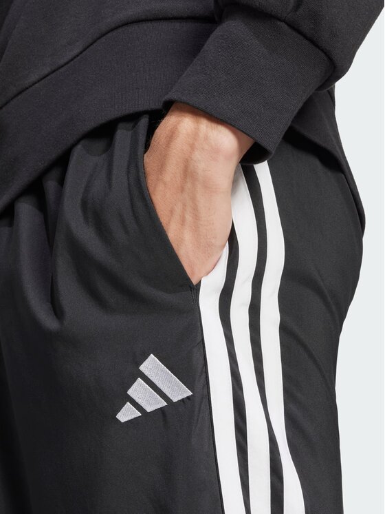 adidas adidas Spodnie materiałowe 139393 Czarny Regular Fit