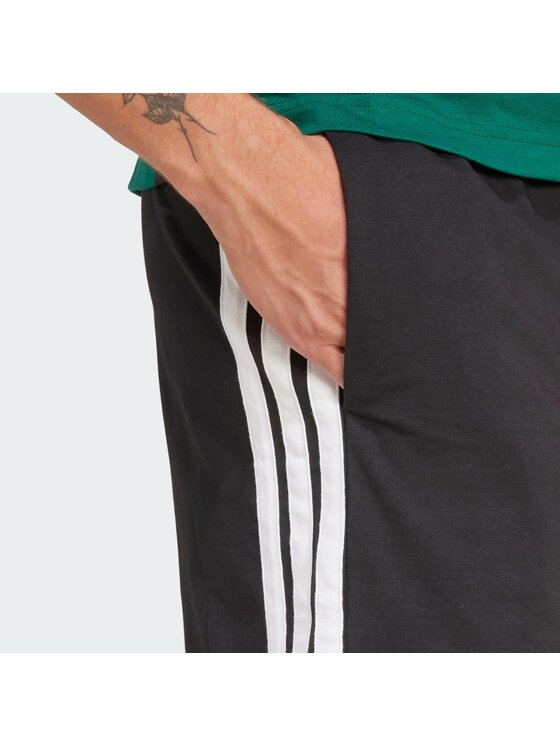adidas adidas Szorty sportowe Essentials 3-Stripes JD1891 Czarny Regular Fit