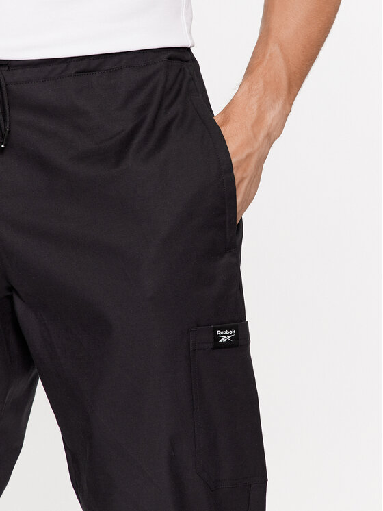 Reebok Reebok Долнище анцуг Essentials II0695 Черен Regular Fit