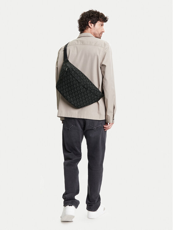 Calvin Klein Jeans Calvin Klein Jeans Чанта за кръст Unstrctrd Mngrm Ovrs LV04G3098G Черен