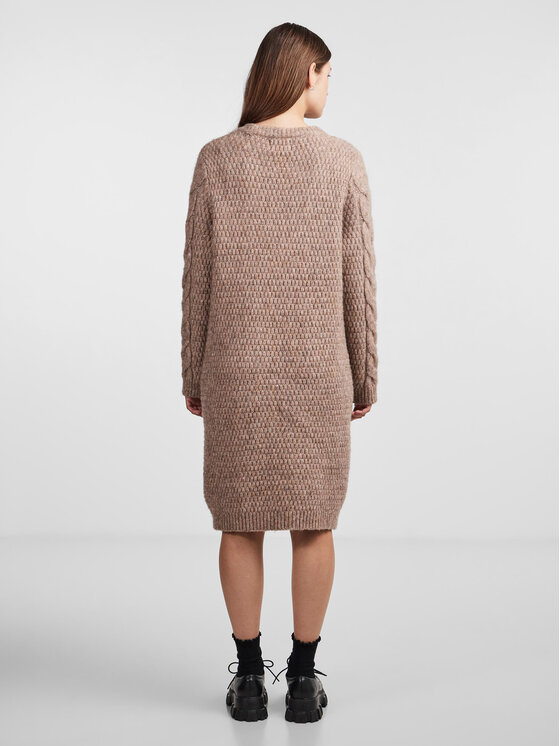 Pieces Pieces Трикотажна сукня 17140378 Коричневий Regular Fit