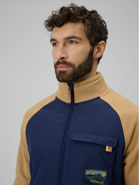 4F 4F Polar MISSION READY Beżowy Regular Fit
