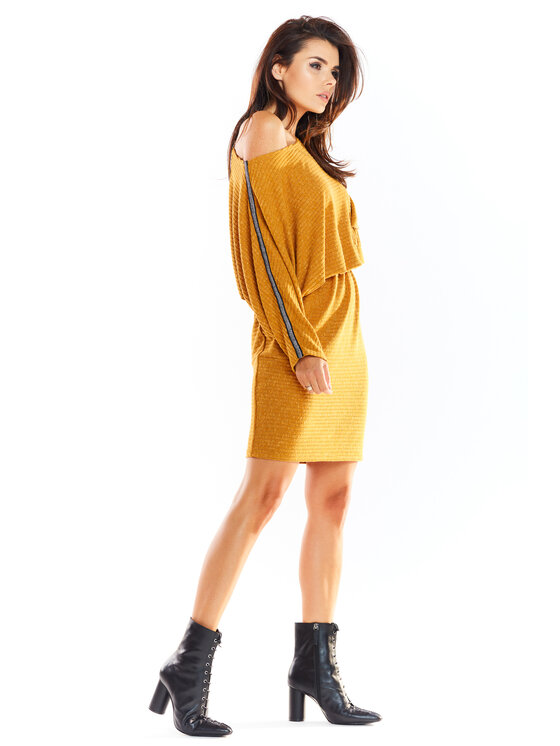 Awama Awama Sukienka dzianinowa A325 Brązowy Basic Fit