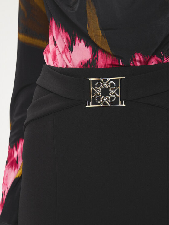 Rinascimento Rinascimento Zīmuļveida svārki CFC0118265003 Melns Slim Fit