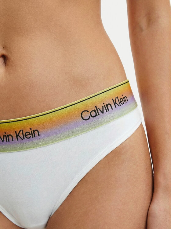 Calvin Klein Underwear Calvin Klein Underwear Stringové nohavičky LV00QF8875 Biela