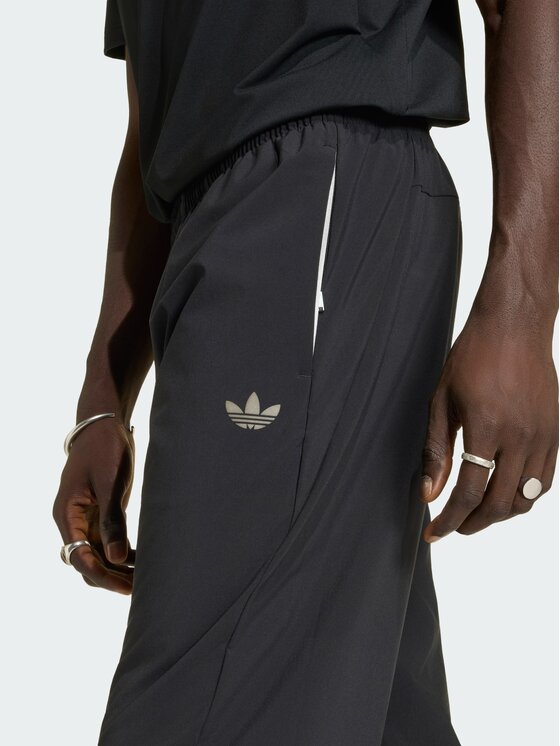 adidas adidas Spodnie materiałowe 163037 Czarny Regular Fit