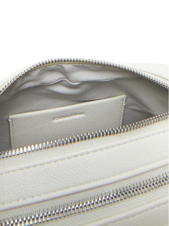 Calvin Klein Jeans Calvin Klein Jeans Kabelka Ultralight Ew Dble Zip Camera Ba LV04K3124G Bílá