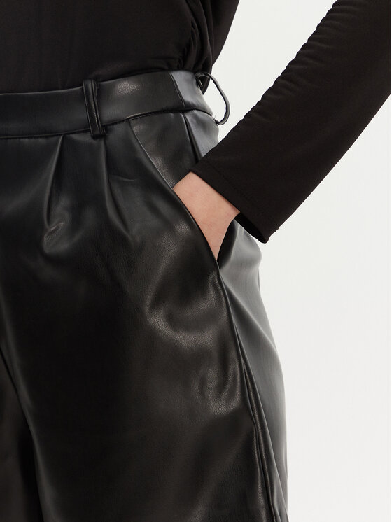 ONLY ONLY Pantaloncini in similpelle Saramy 15338008 Nero Regular Fit