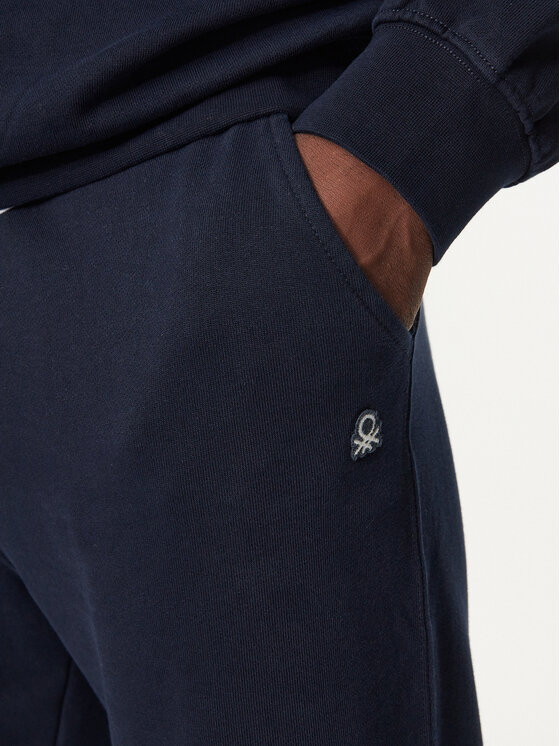 United Colors Of Benetton United Colors Of Benetton Spodnji del trenirke 342ZUF01B Mornarsko modra Regular Fit