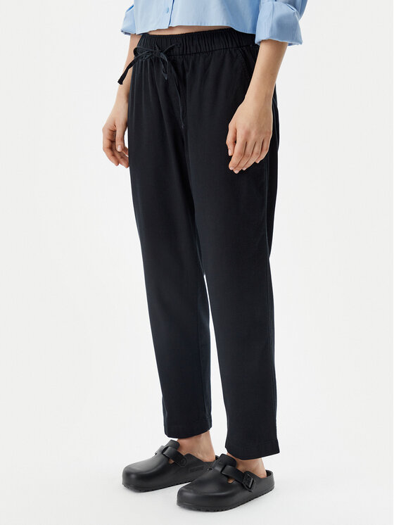 Gap Pantaloni din material 883883-05 Negru Straight Leg