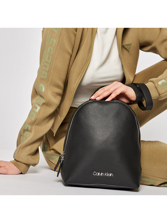 Calvin Klein Rucksack Round Bp Sm K60K606738 Schwarz