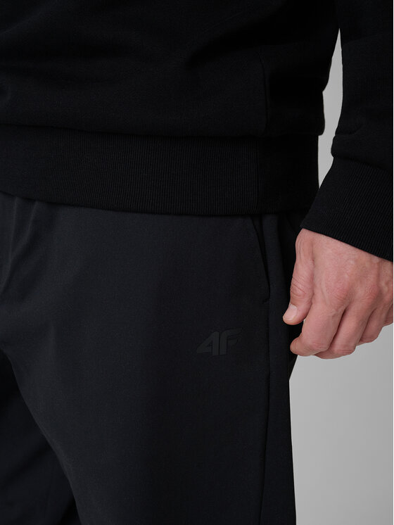 4F 4F Spodnie materiałowe SPORT STORIES 25/26 Czarny Loose Fit