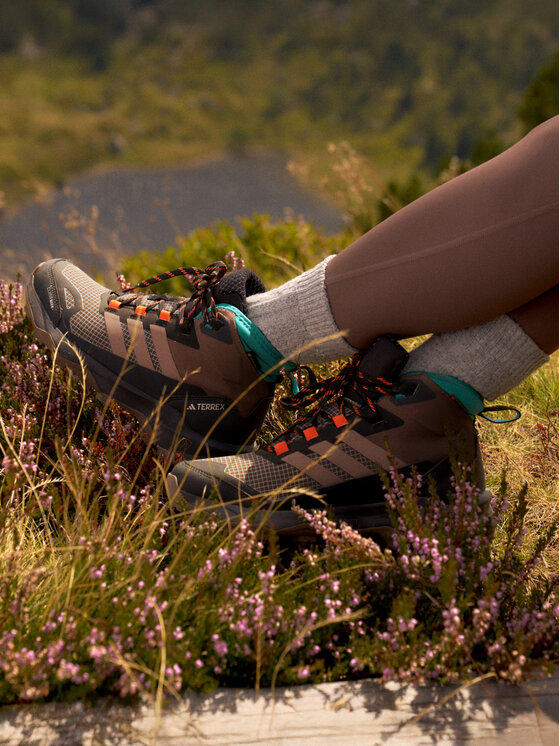 adidas adidas Scarpe da trekking Terrex Skychaser AX5 Mid GORE-TEX CLIMAWARM+ JH7807 Marrone