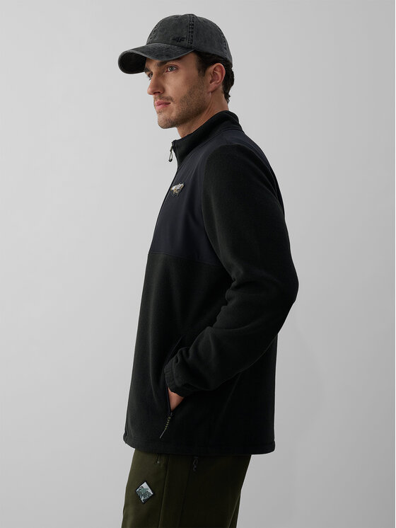 4F 4F Polar OVERLAND Czarny Regular Fit