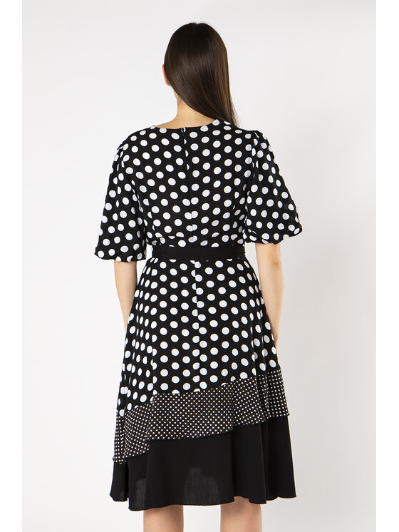 QUIOSQUE QUIOSQUE Každodenní šaty MIXCO DRESS Černá Regular Fit