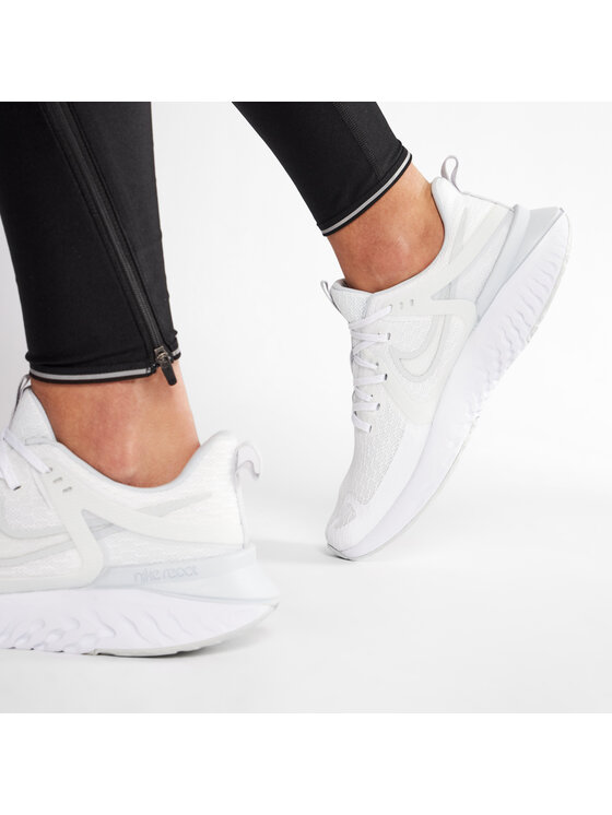 Women's nike legend react 2 hotsell