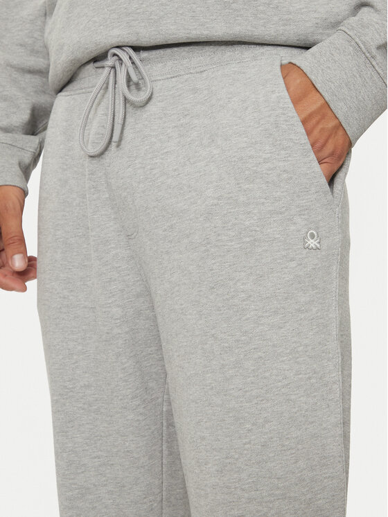 United Colors Of Benetton United Colors Of Benetton Spodnie dresowe 342ZUF01B Szary Regular Fit