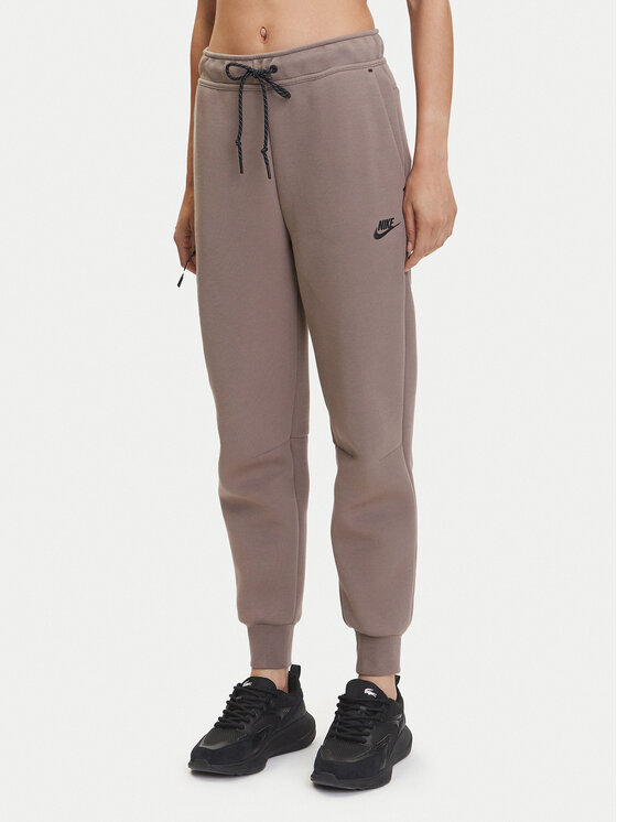 Nike Nike Pantaloni trening Tech Fleece HV6779 Maro Regular Fit