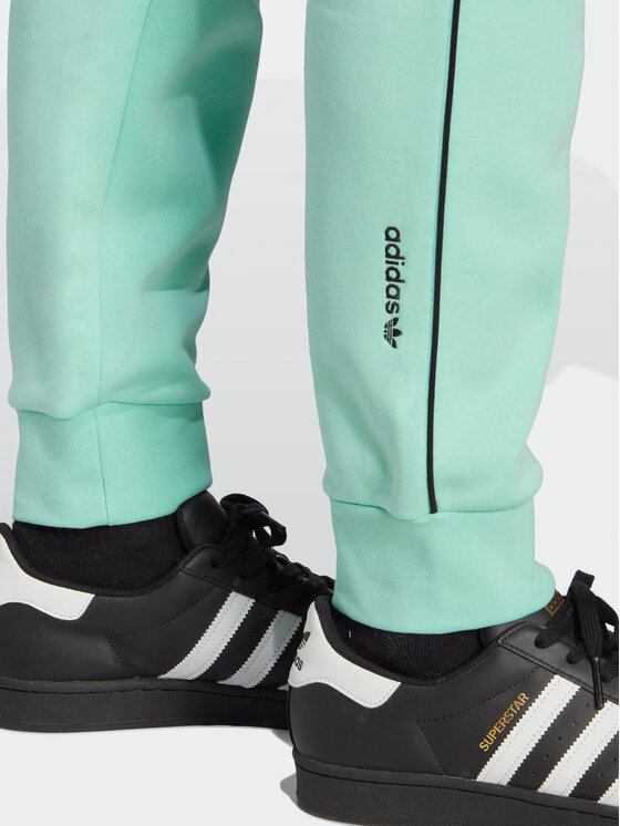 adidas adidas Spodnie dresowe Adicolor Seasonal Archive Joggers HR5338 Zielony Slim Fit