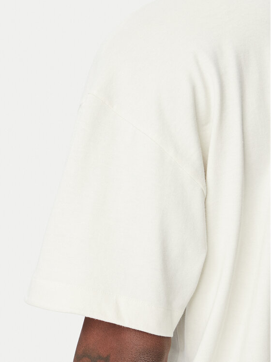 The North Face The North Face T-Shirt Redbox NF0A8EG5QLI1 Creme Relaxed Fit