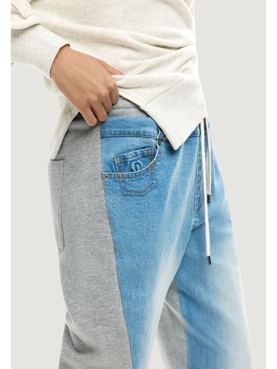 Desigual Desigual Jogginghose Sportti 26SWDD42 Grau Relaxed Fit