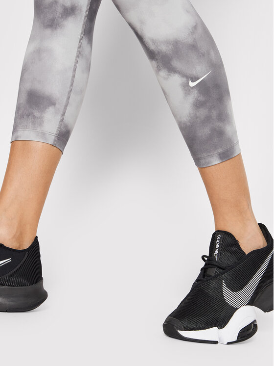 Buy Nike multicolor Icon Clash Cropped Leggings for Women in MENA, Worldwide