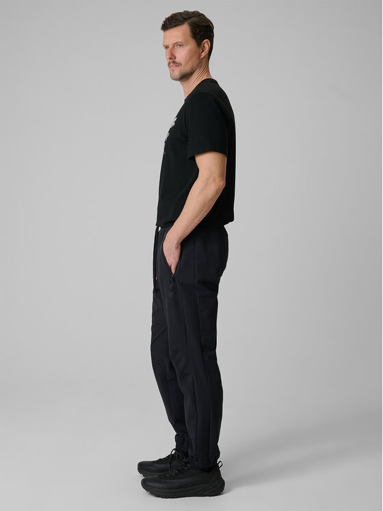 4F 4F Joggery FLUID EXPRESSIONS Czarny Regular Fit