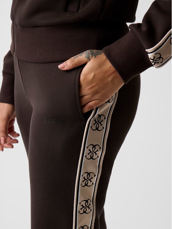 Guess Guess Medžiaginės kelnės 147809 Ruda Slim Fit