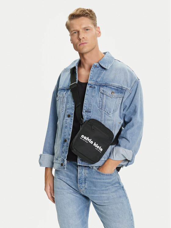Calvin Klein Ľadvinka LV04G3180G Čierna