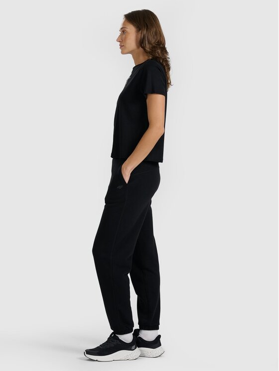 4F 4F Completo felpa, body e pantalone tuta 4FRAW25TTROF1613-20S Nero Regular Fit