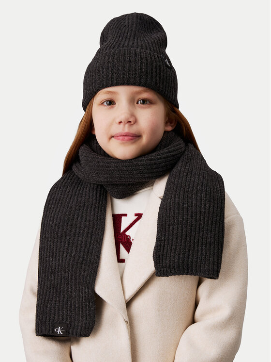 Calvin Klein Jeans Calvin Klein Jeans Komplekti kuuluvad sall ja müts IU0IU00638 Must