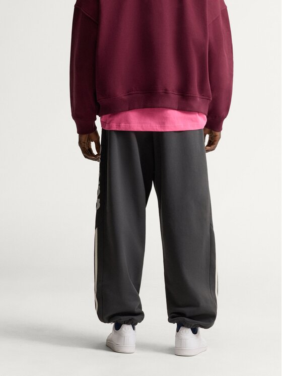 adidas adidas Spodnie dresowe 172437 Szary ciemny Loose Fit